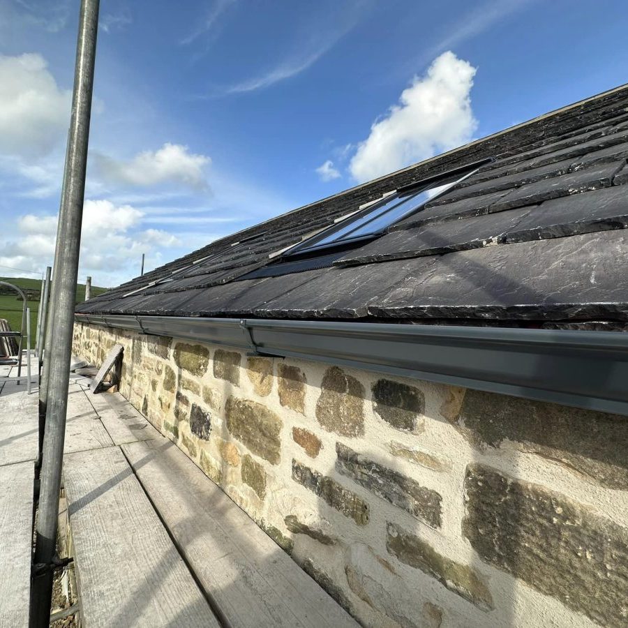 Anthracite-Ral-7016-aluminium-seamless-guttering-installed-today.jpg Anthracite-Ral-7016-aluminium-seamless-guttering-installed-today.jpg